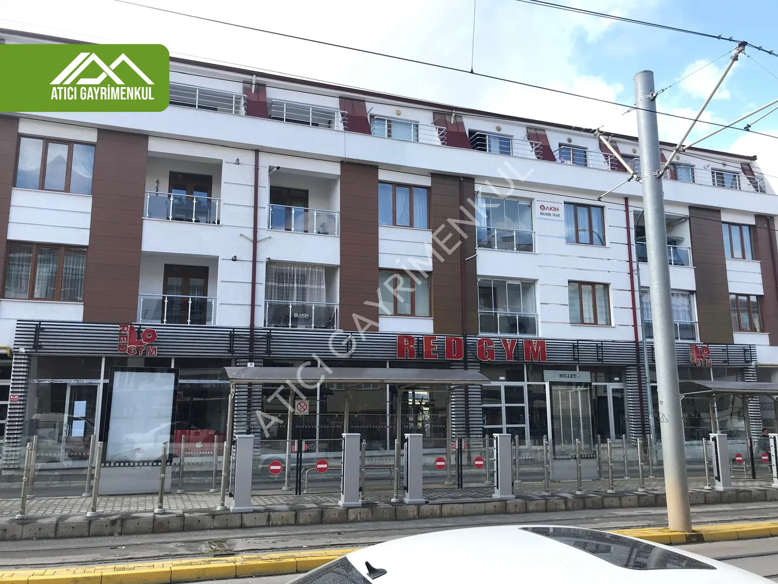 Millet Caddesi Üzeri Geniş Satılık İş Yeri