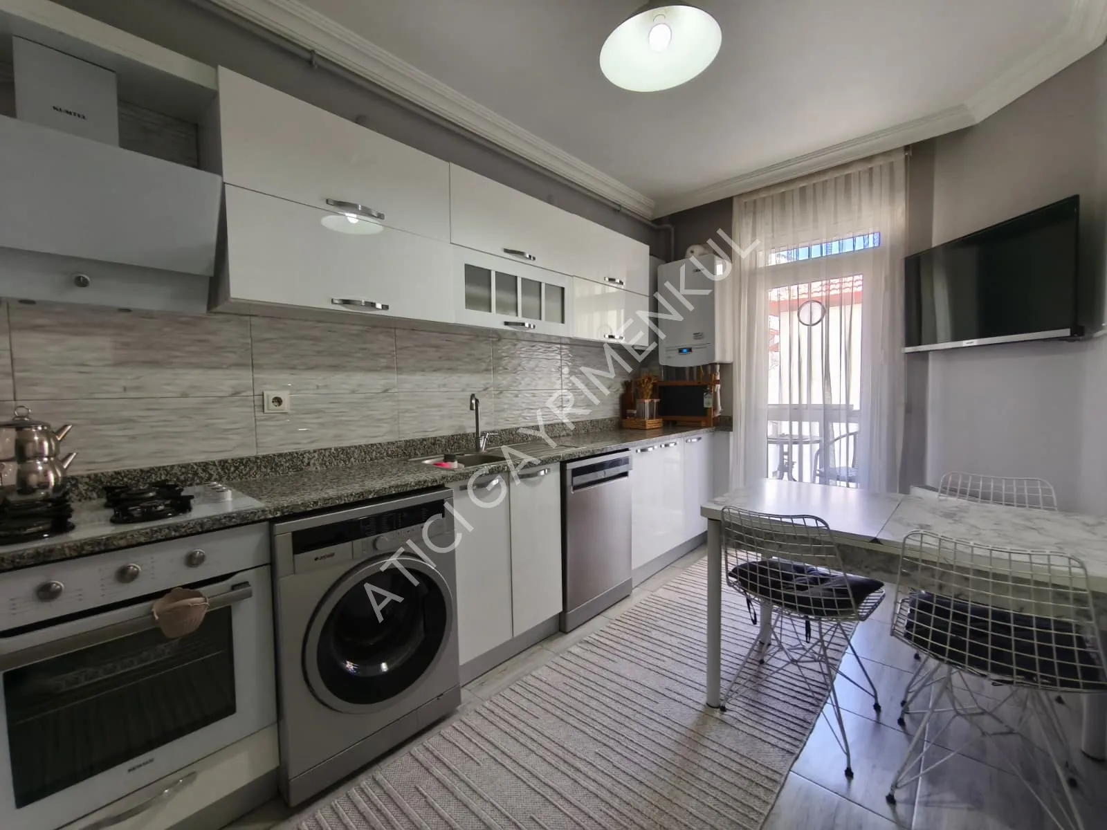 BÜYÜKDERE MAHALLESİNDE MİLLET CADDESİ YAKINI DUBLEKS SATILIK 2+1 DAİRE